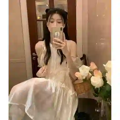 兰缪 法式设计感小众挂脖裙小个子纯欲露肩绑带圆领短袖连衣裙 女款