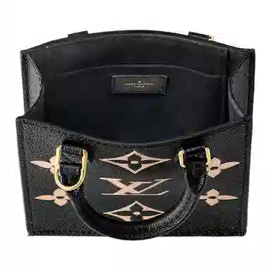 LOUIS VUITTON Petit Sac Plat