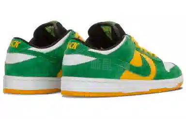 Nike Dunk SB Bucks