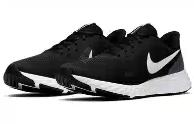 Nike Revolution 5 Black