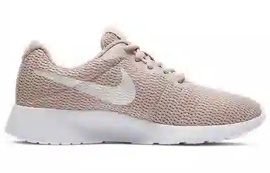 Nike Tanjun