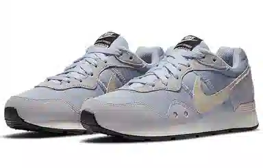 Nike Venture Runner
