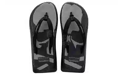 Havaianas x Mastermind Japan Zori Sandals