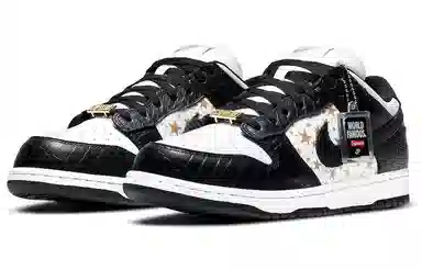 Supreme x Nike Dunk SB Black Stars