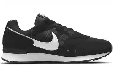 Nike Venture Runner Black White