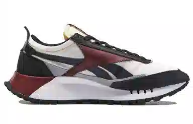 RMTCRW ROMANTIC CROWN x Reebok classic legacy