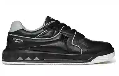 Valentino One StudGARAVANI