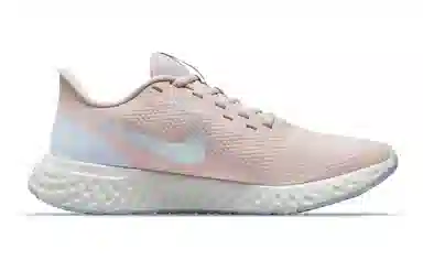 Nike REVOLUTION 5