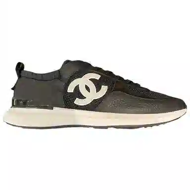 CHANEL Sneaker