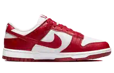 Nike Dunk Low Next Nature "University Red"