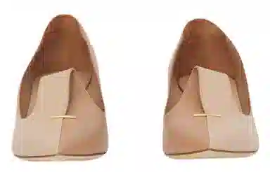 Burberry Leather Pointed Toe Heels Nude