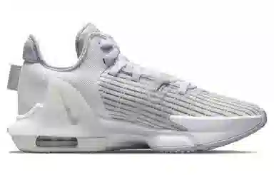 Nike Witness 6