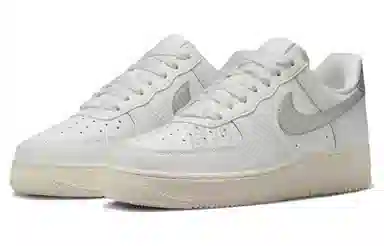 Nike Air Force 1 Low silver swoosh