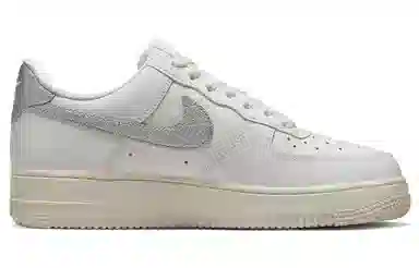 Nike Air Force 1 Low silver swoosh