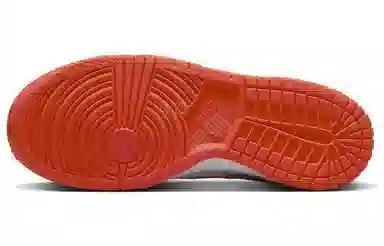 Nike Dunk "Picante Red"