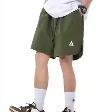 沐诚阳译 美式运动男夏季潮牌宽松刺绣沙滩裤户外机能休闲短裤 男款