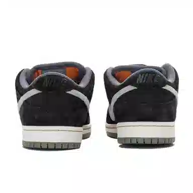 Nike Dunk SB "Dust Noir"