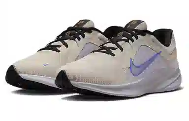 Nike Quest 5