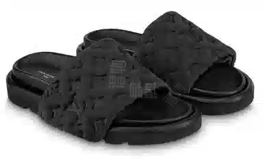 LOUIS VUITTON Pool Pillow Comfort