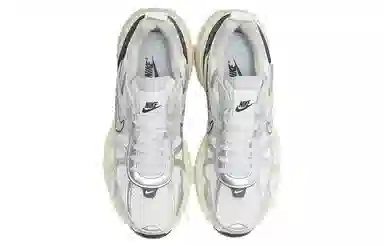 Nike V2K Run Runtekk "Summit White Metallic Silver"