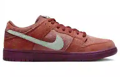 Nike Dunk SB "Mystic Red and Rosewood"