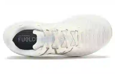 New Balance FuelCell Propel v4