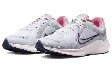 Nike Quest 5 Premium White