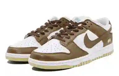 Nike Dunk Low "Team Gold"