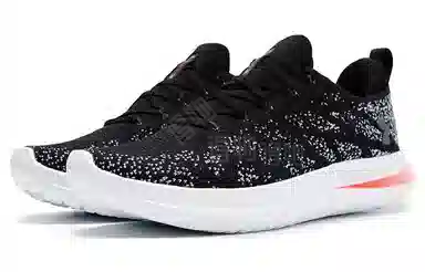 Under Armour Velociti 3