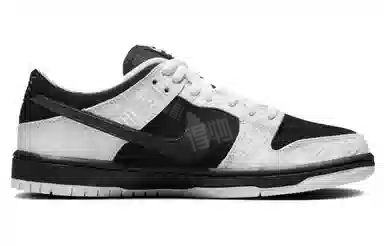 TIGHTBOOTH x Nike Dunk SB Pro "Black and White"