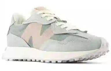 New Balance 327 Light Green