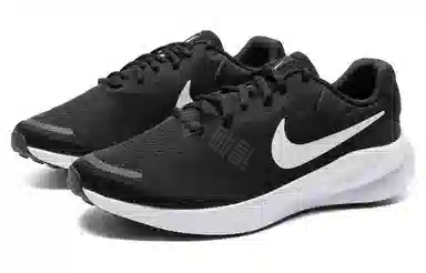 Nike Revolution 7