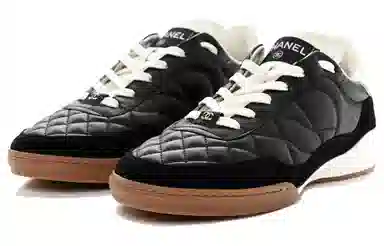CHANEL Leather Round Toe Low Sneakers Black