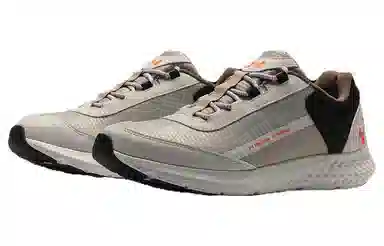 Under Armour Charged Rogue SE