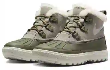 Nike Woodside