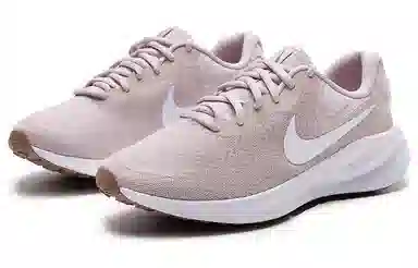 Nike REVOLUTION 7