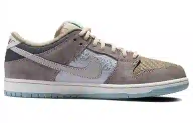 Nike SB Dunk Low "Big Money Savings"