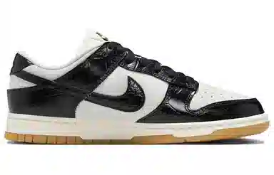 Nike Dunk LX