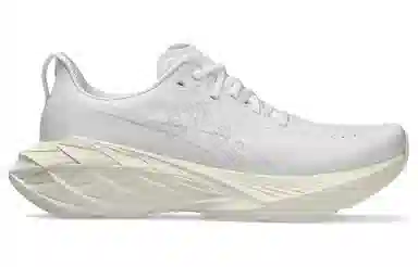 Asics Novablast 4