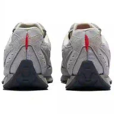 niko and .. XSaucony Trainer 80 X