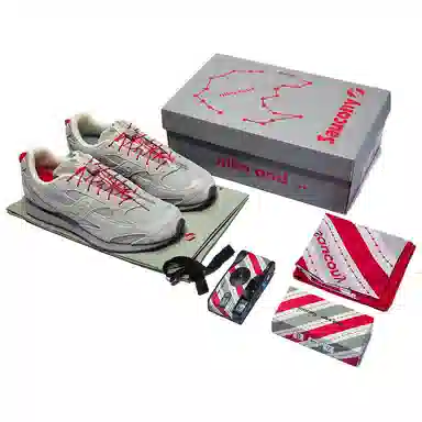 niko and .. XSaucony Trainer 80 X