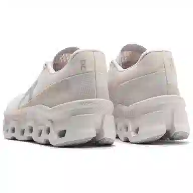 On Cloudmonster 2