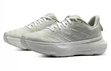 Under Armour Infinite 1