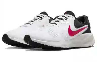 Nike Revolution 7