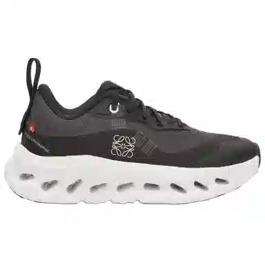 On x LOEWE Cloudtilt 2.0