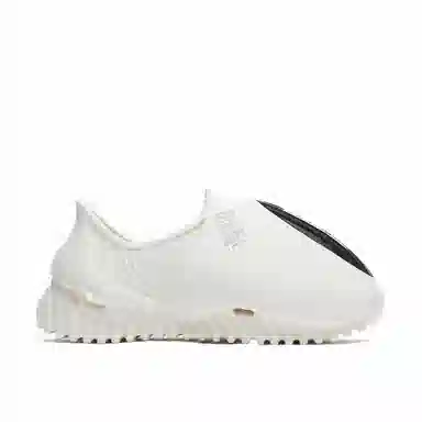 BBB x GENEGG Foam Runner White