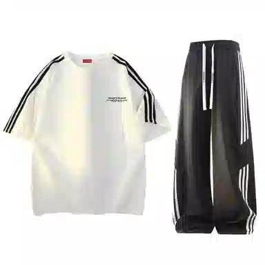 maxim's de paris logoT