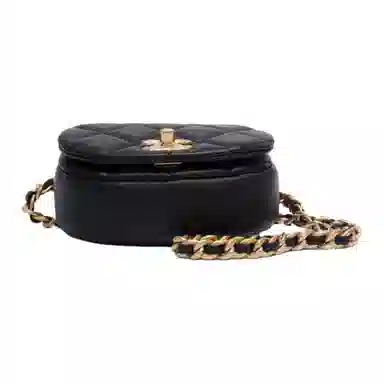 CHANEL 21B Shell Saddle Bag Black