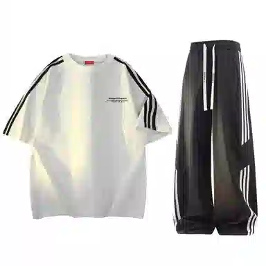 maxim's de paris logoT