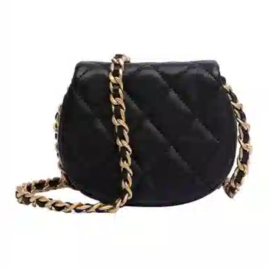 CHANEL 21B Shell Saddle Bag Black